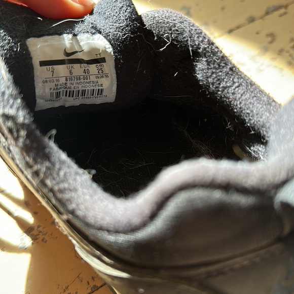 Nike Sneakers - Picture 4 of 4